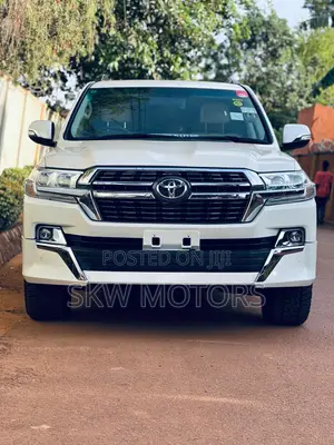 Toyota Land Cruiser 2012 White