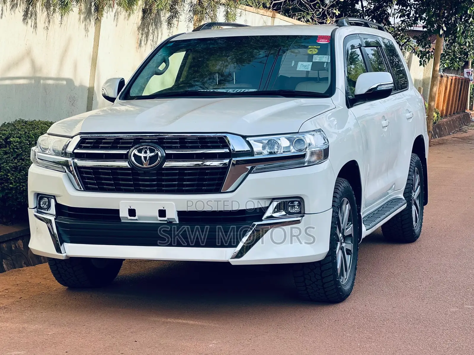 Toyota Land Cruiser 2012 White