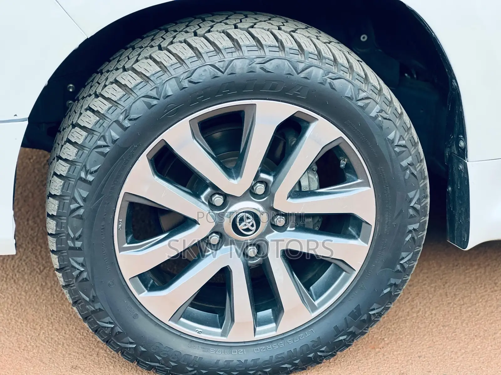 Toyota Land Cruiser 2012 White