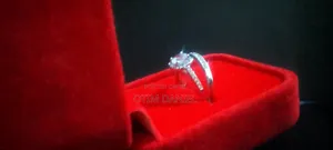 Stainless Silver Engagement/Wedding Ring Size 8 for Sale 300,000