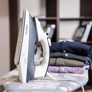 Geepas Steam Iron/Geepas Wet and Dry Steam Iron