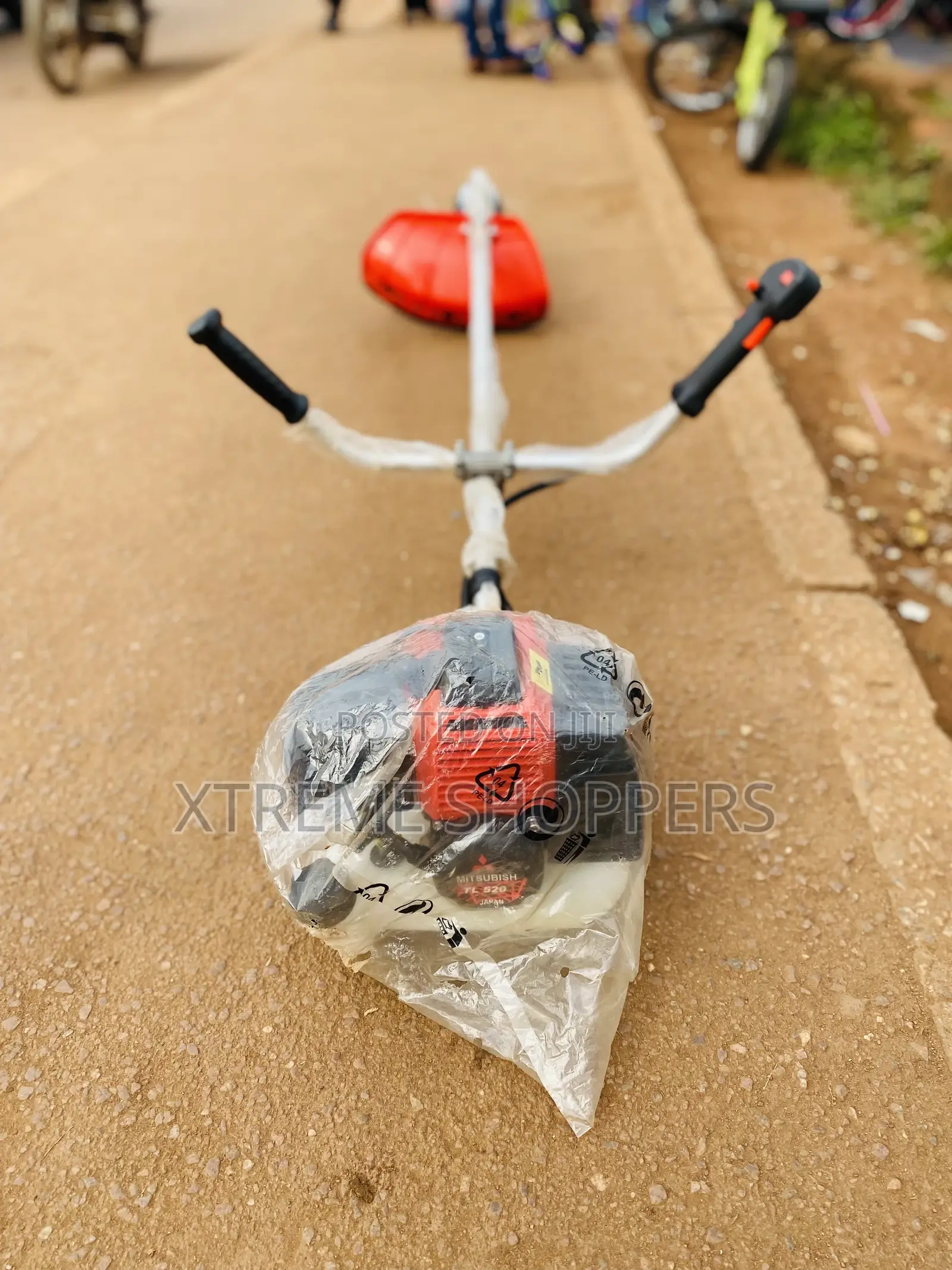 Outlet Dealer / Mitsubishi 520cc / Lawnmower/Grass Cutter /Brand