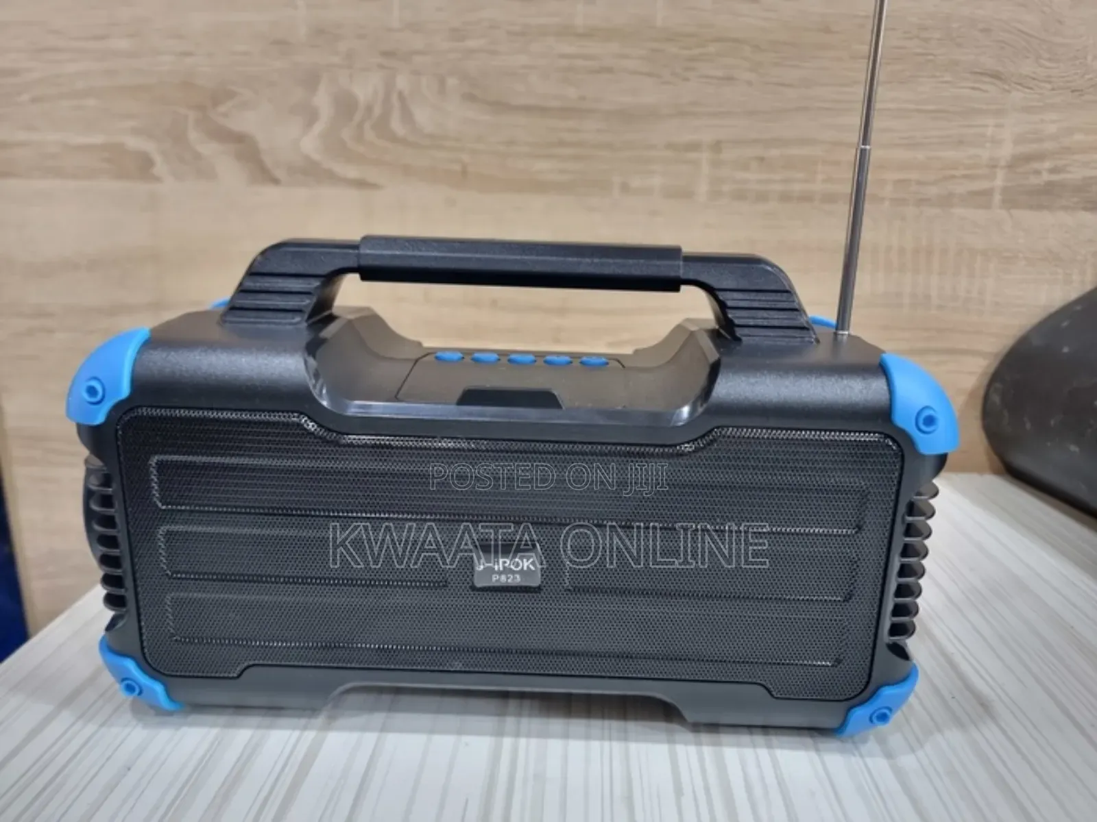 J-Ipok P823 Portable Bluetooth Speaker With Solar, Flash Microphone