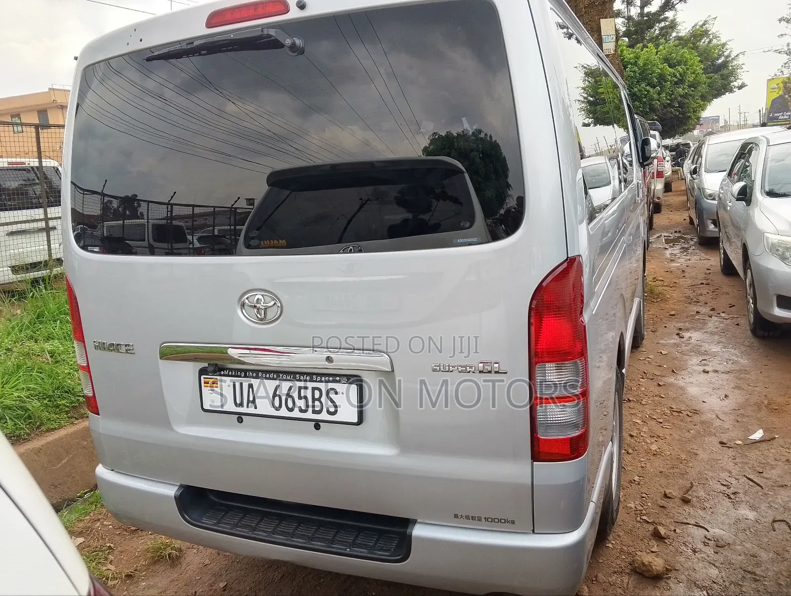 Toyota Grand HiAce 2011 Silver