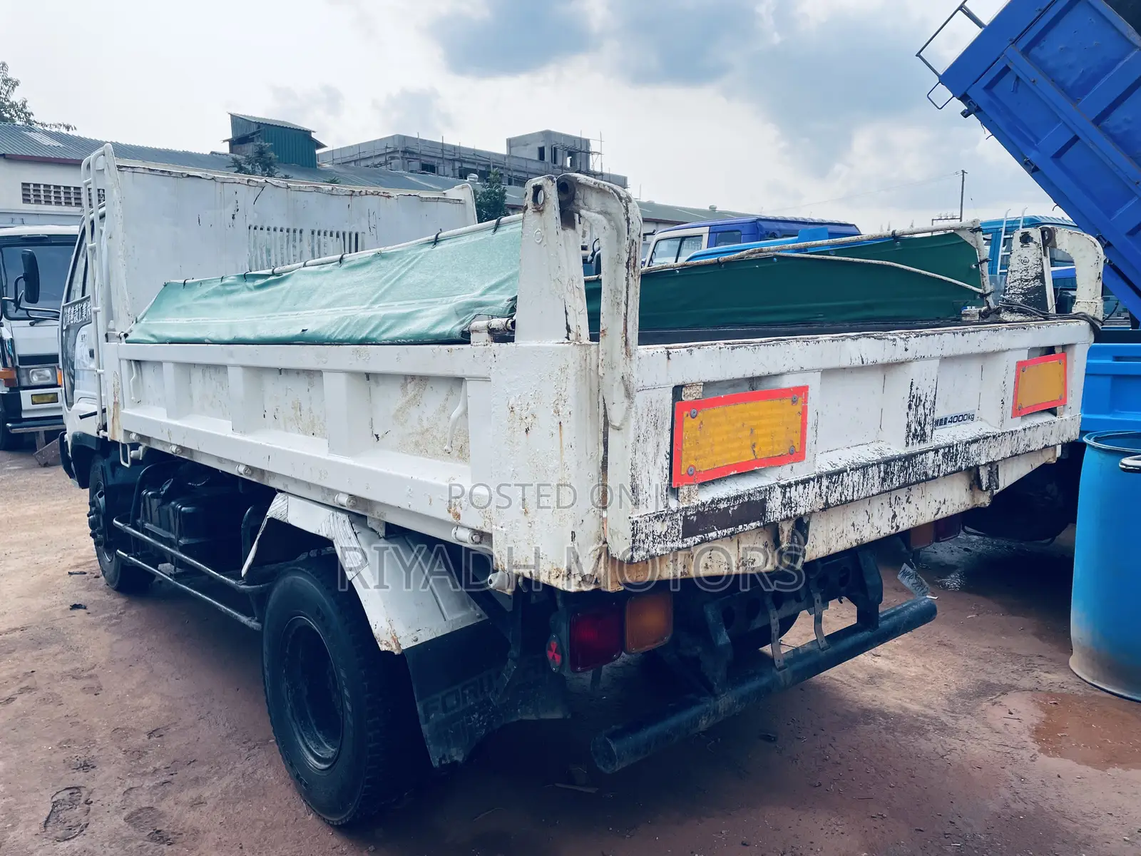 Isuzu Juston 1990 White