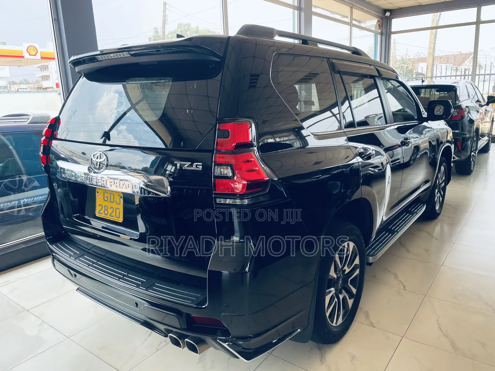 Toyota Land Cruiser Prado 2022 Black