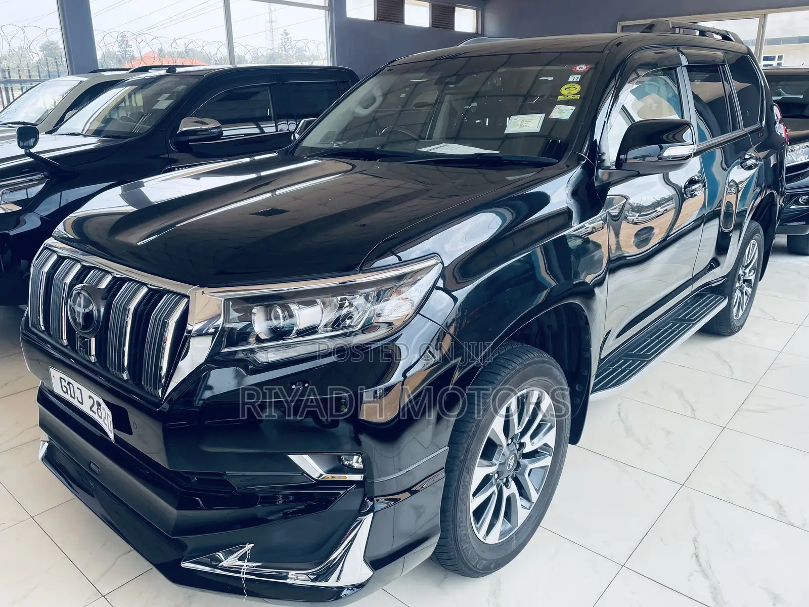 Toyota Land Cruiser Prado 2022 Black