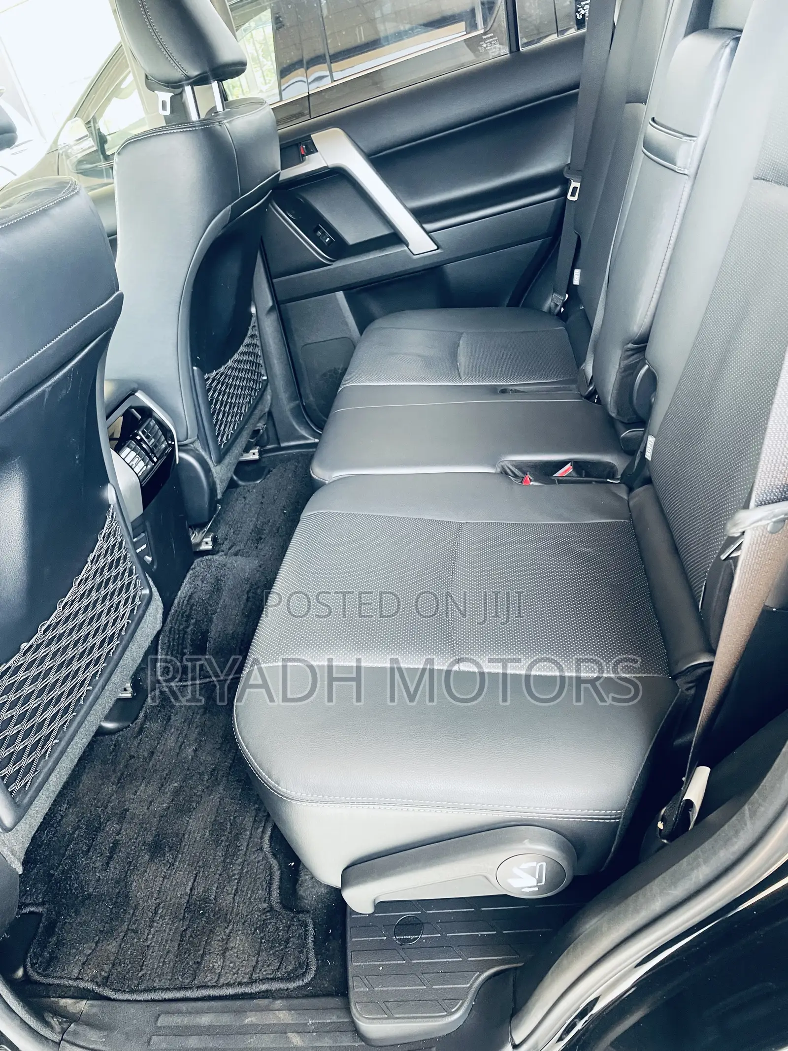 Toyota Land Cruiser Prado 2022 Black