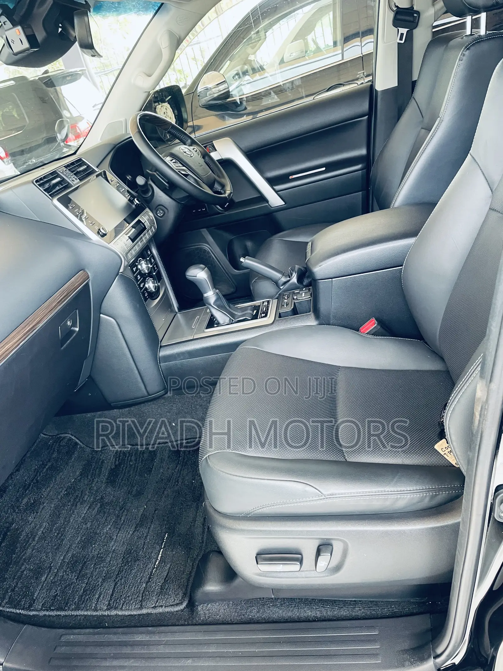 Toyota Land Cruiser Prado 2022 Black