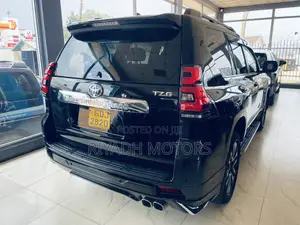 Toyota Land Cruiser Prado 2022 Black