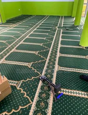 Woolen Carpets Mostly Used in Mosques Available at Cheap Price