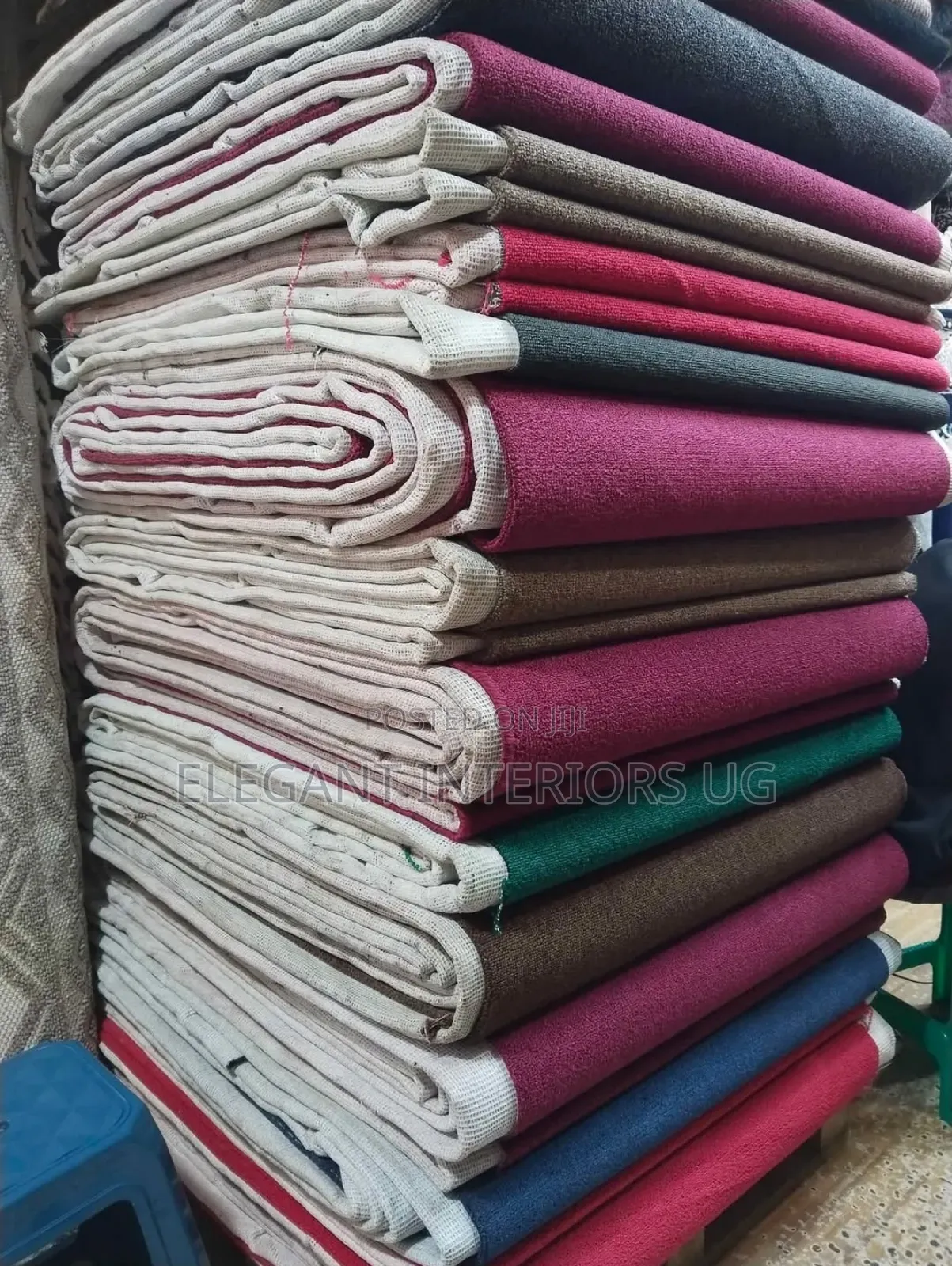 Woolen Carpets Available in All Colours Per Square Meter Used in Offic