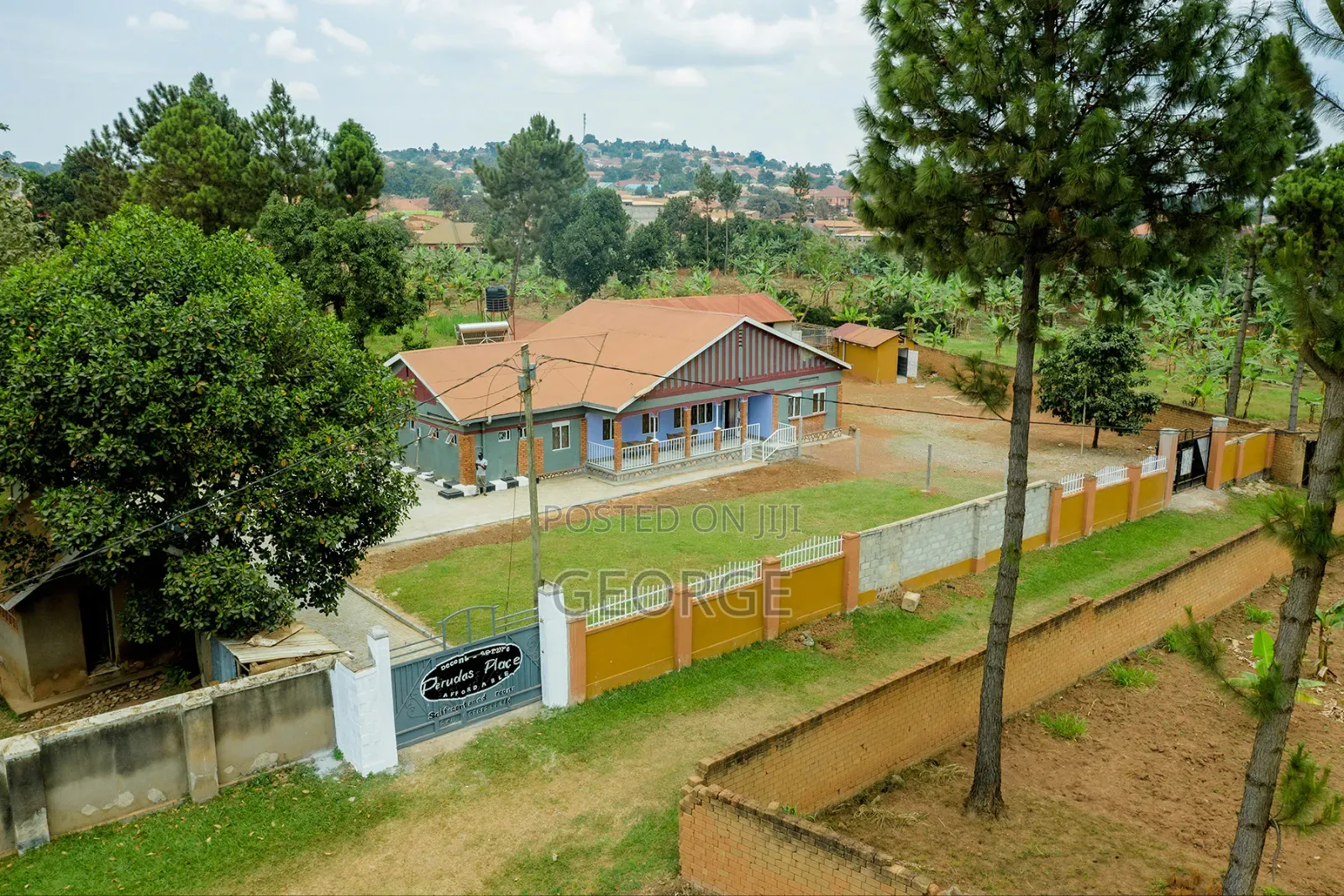 10 Roomed Guesthouse for Hire