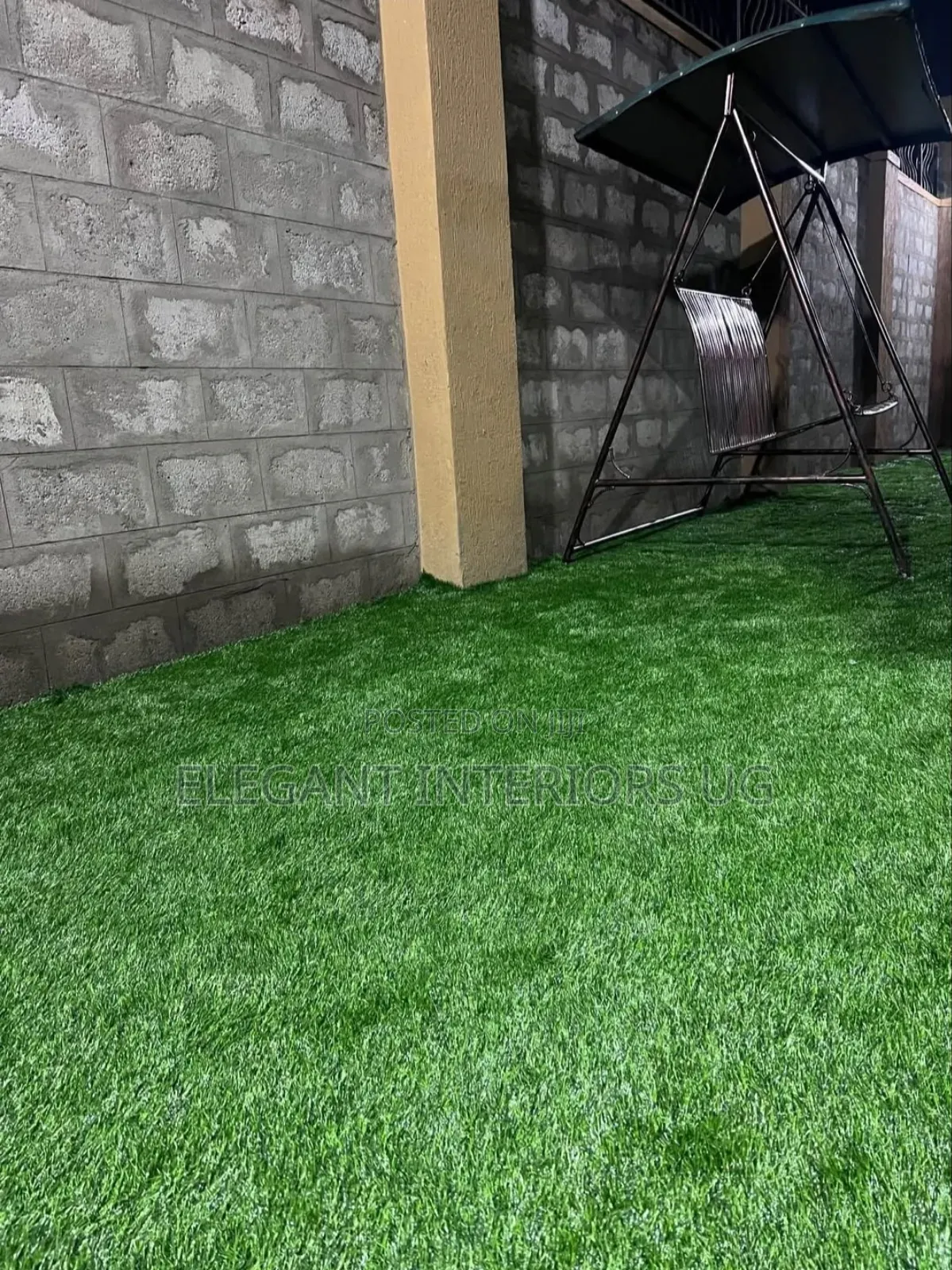 Artificial Grass Carpets Used on Balconies and Compounds