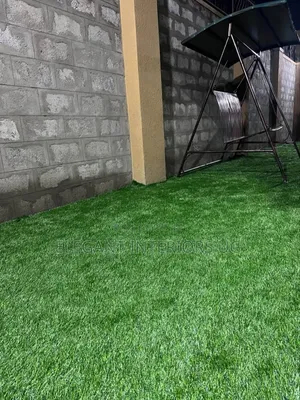 Artificial Grass Carpets Used on Balconies and Compounds