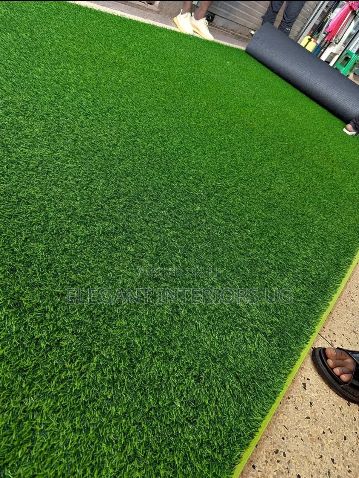 Artificial Grass Carpets Commonly Used in Shops Church and Balconies