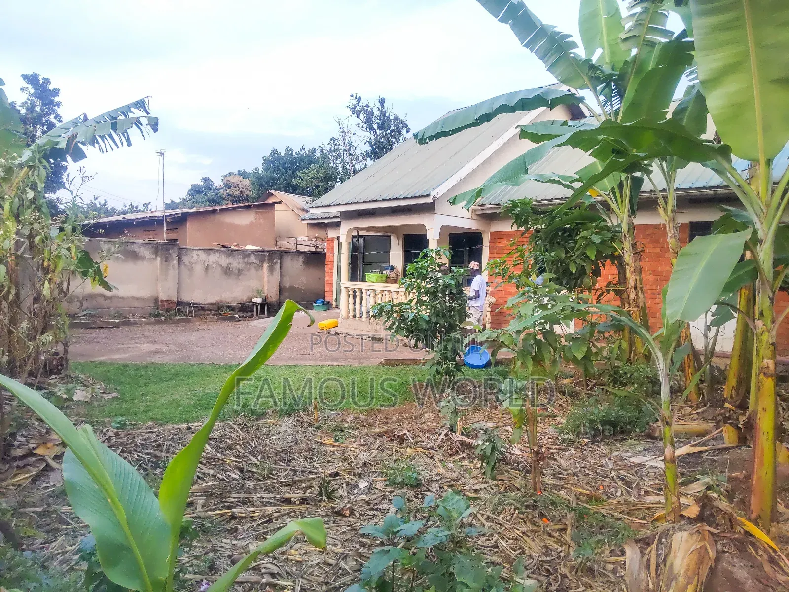 3bdrm House in Bunono Covid Centre, Katabi for sale