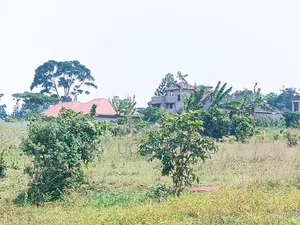 Quick Sale 
50ft by 100 at 35m for Sale in Namugongo Kiwango