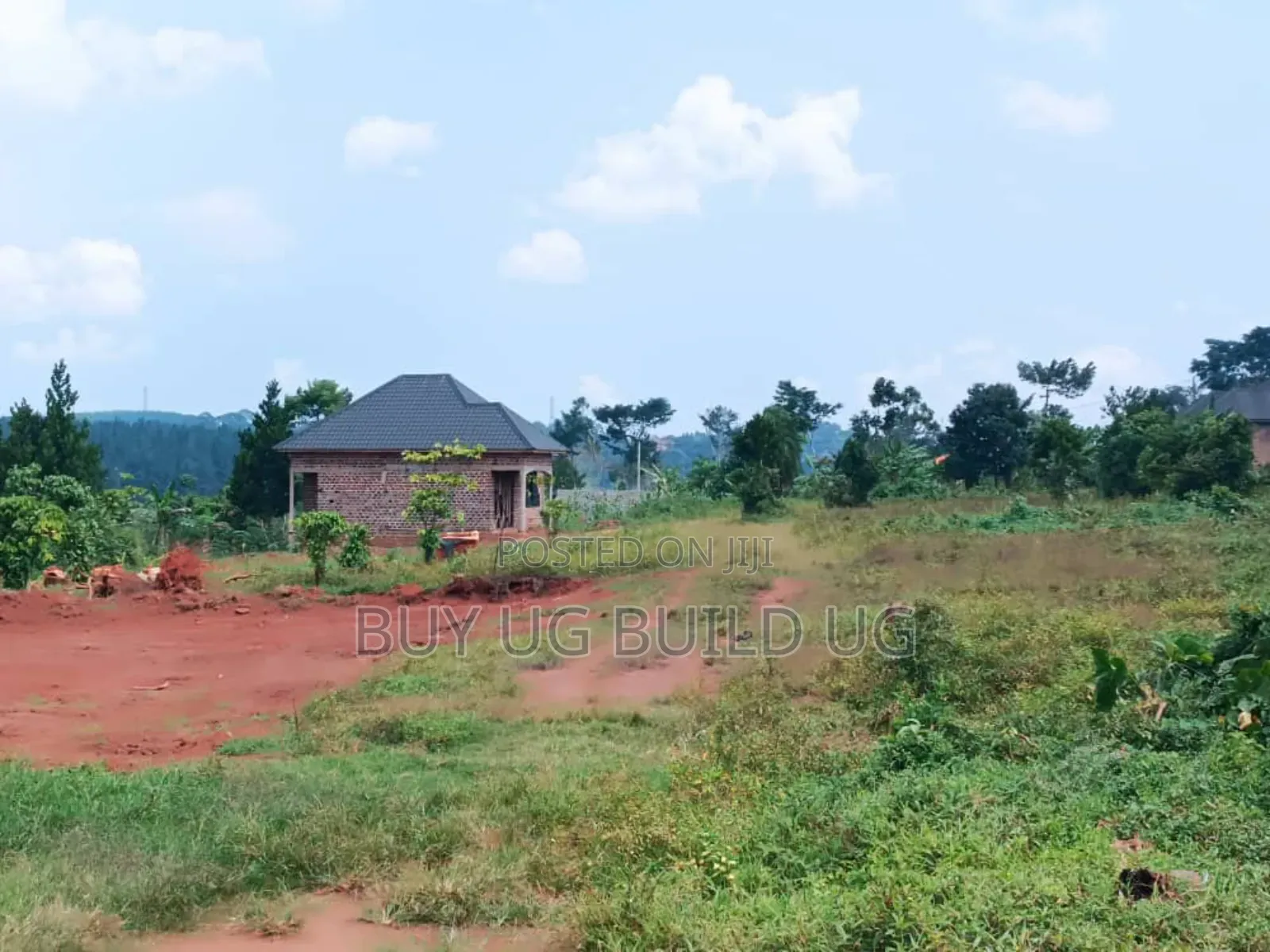 Quick Sale 
50ft by 100 at 35m for Sale in Namugongo Kiwango