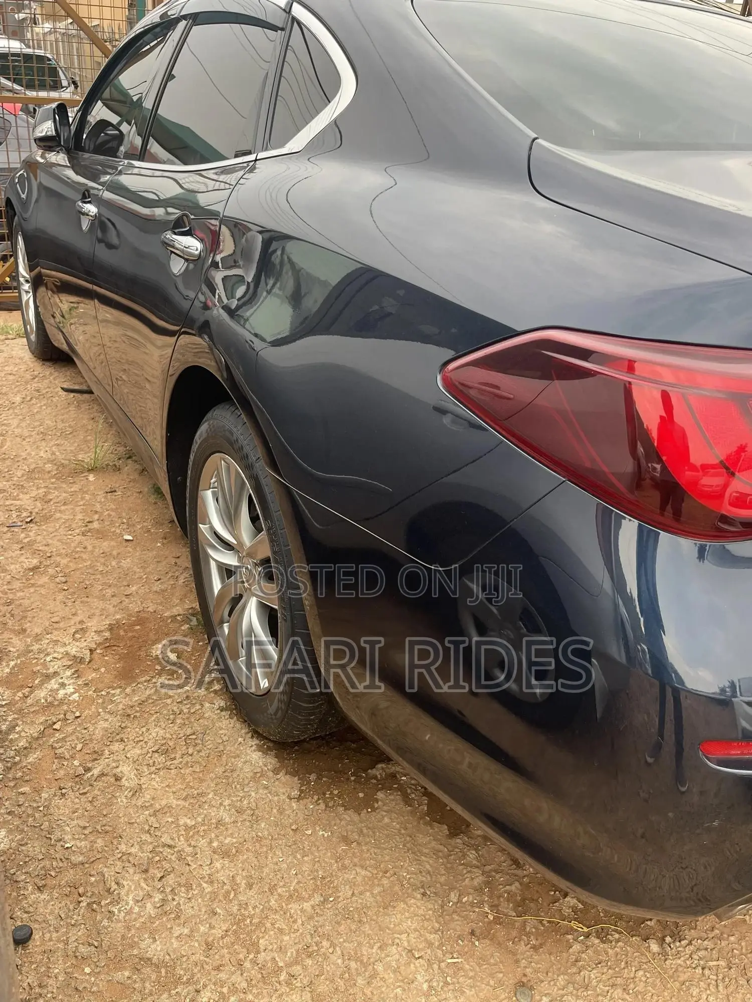Nissan Fuga 2015 Blue