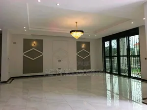 6bdrm Mansion in Central Division for sale