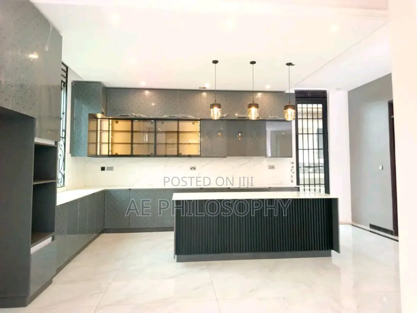 6bdrm Mansion in Central Division for sale