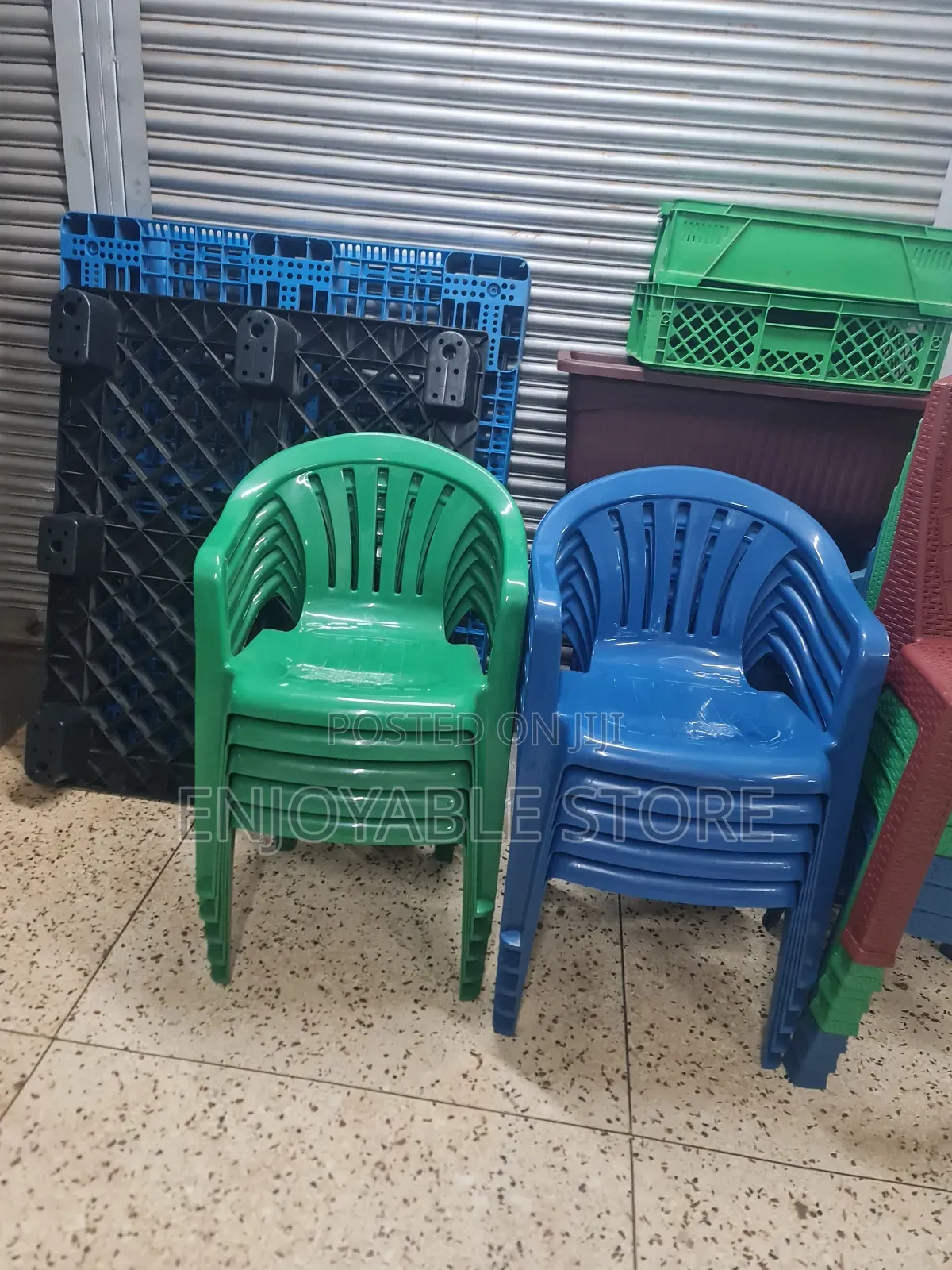 Armed Blue Green Plastic Chairs Plastic Chairs