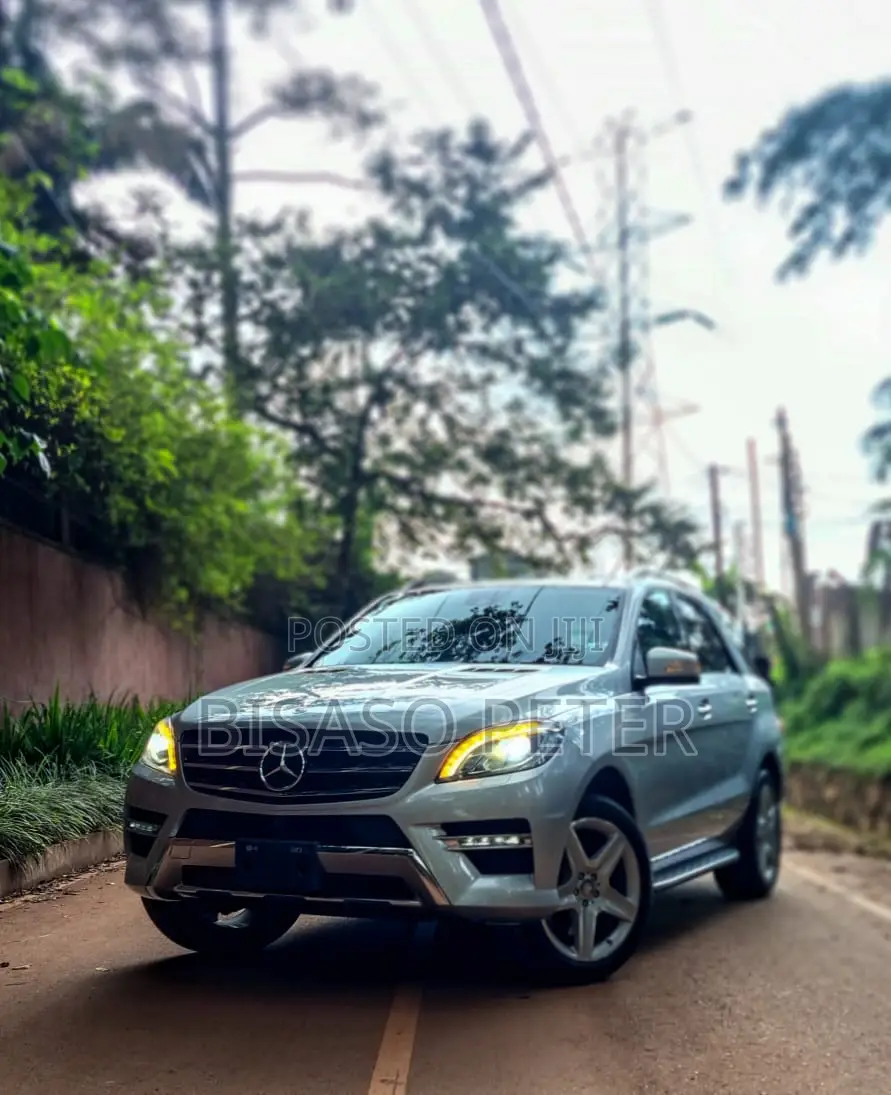 Mercedes-Benz M Class ML350 4MATIC 4dr SUV AWD (3.5L 6cyl 7A) 2014