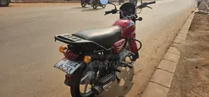 Bajaj Boxer 125 2025 Red