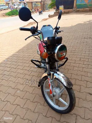 TVS HLX 125 2021 Red