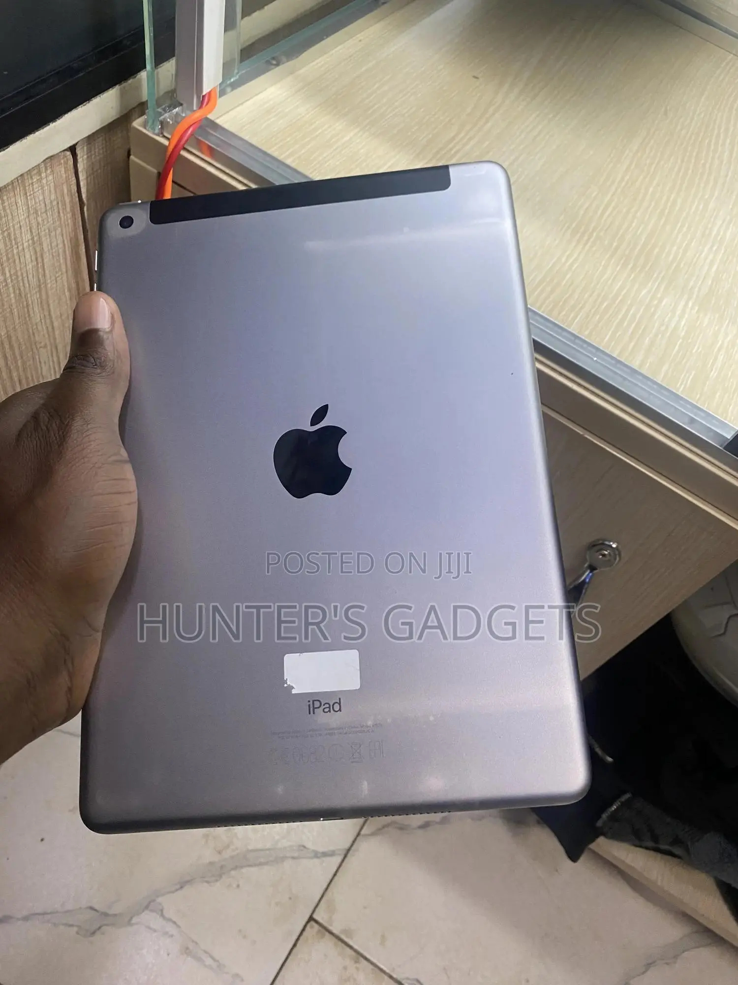 Apple iPad 5 (2022) 32 GB Silver