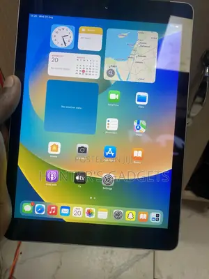 Apple iPad 5 (2022) 32 GB Silver