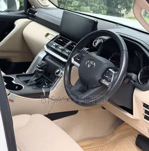 Toyota Land Cruiser 2023 White