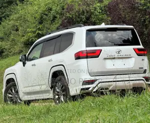 Toyota Land Cruiser 2023 White