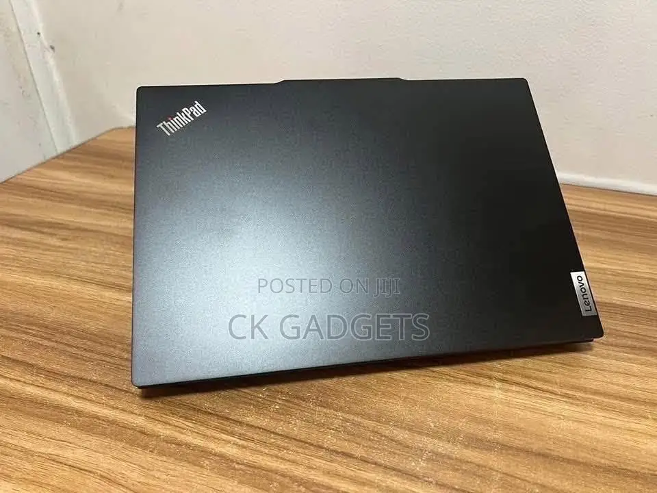 New Laptop Lenovo ThinkPad E14 G5 16GB AMD Ryzen 5 SSD 512GB