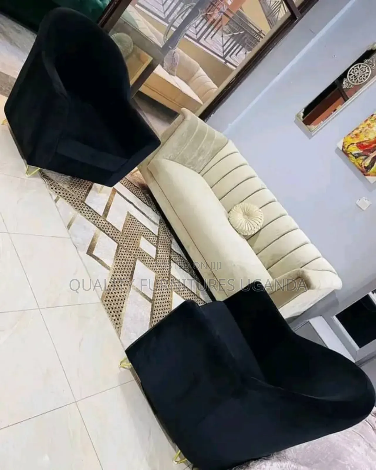 Black/Cream 5 Sitters Sofas