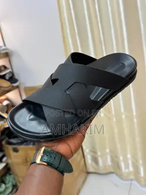 New Classic Men's Inter-Crossed Leather Hermes Sandals in Stock