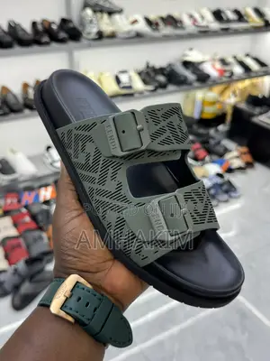 New Classic Men Strap Fendi Sandals in Stock