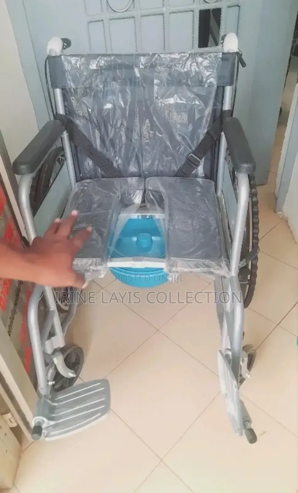 Adult Medical Wheel Chair With Pot