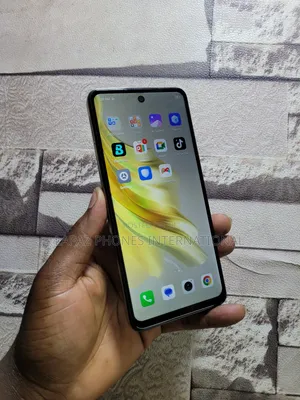 Tecno Spark 20 128 GB Gold