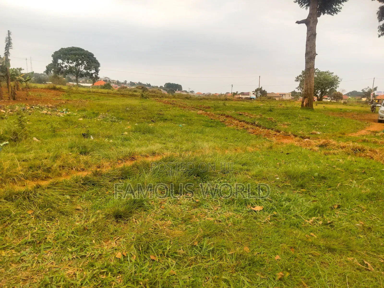 Nkumba Road Side Plot on Sale 140ft by 50ft on Kasenyi Main Road