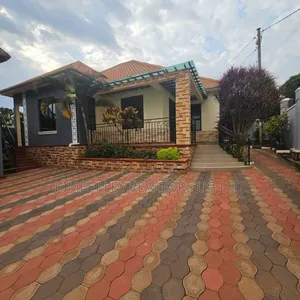 3bdrm House in Division A for sale