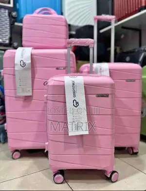 Set of 3-in-1 Unbreakable Rubber Waterproof Suitcases With Small Bag
