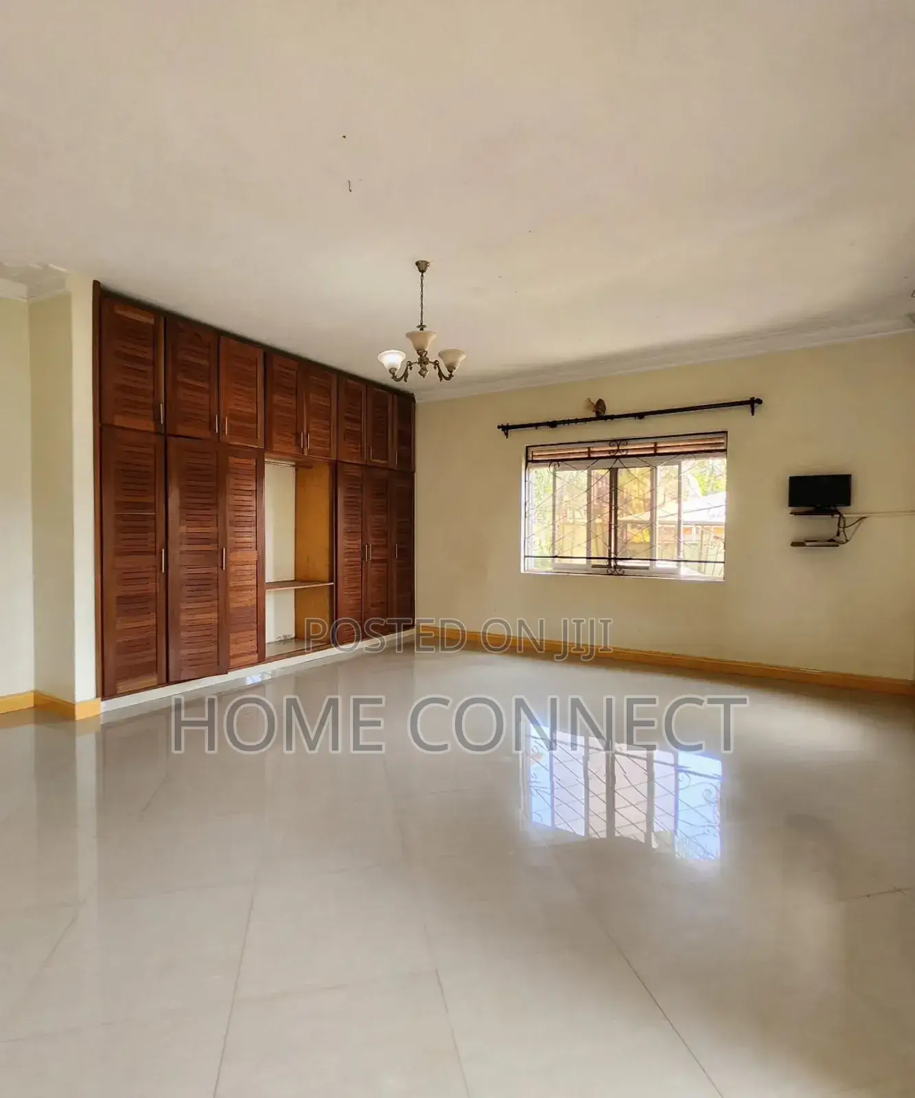 4bdrm Bungalow in Muyenga, Central Division for rent