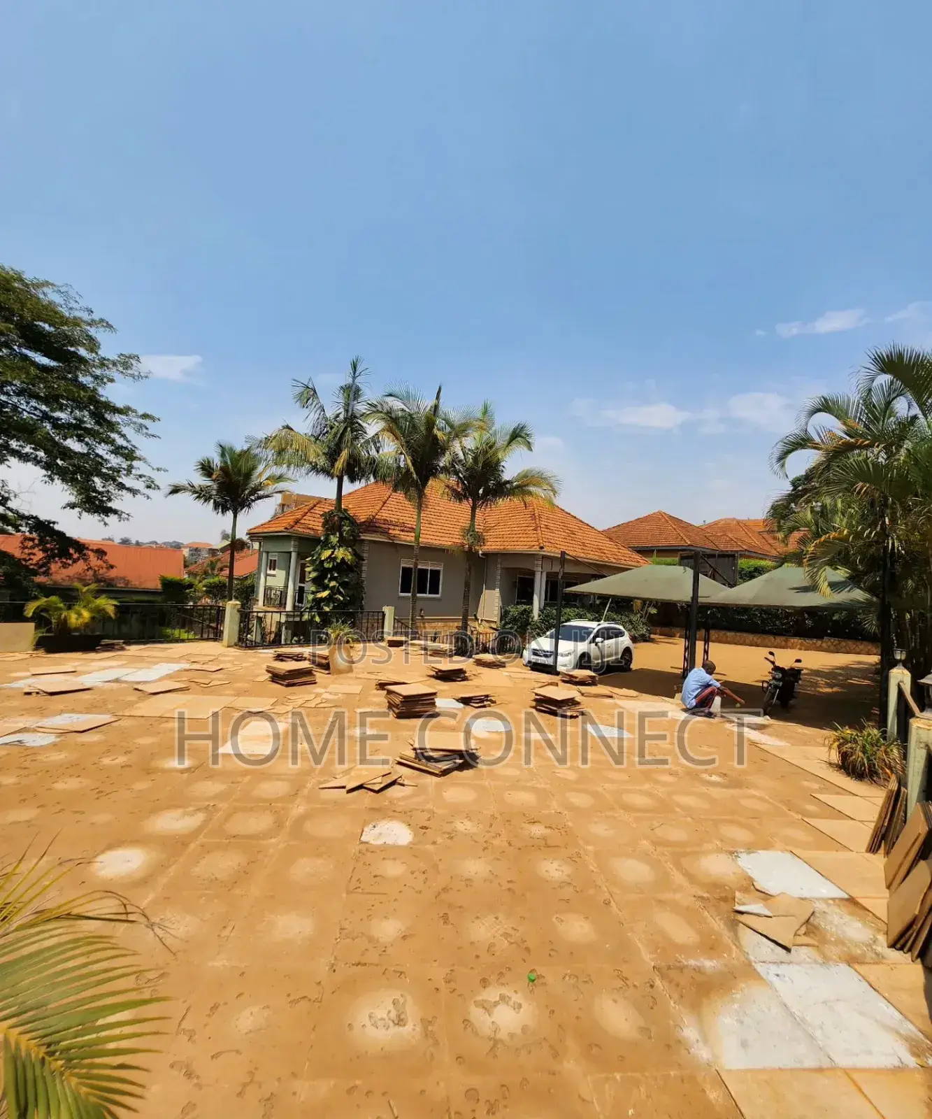 4bdrm Bungalow in Muyenga, Central Division for rent