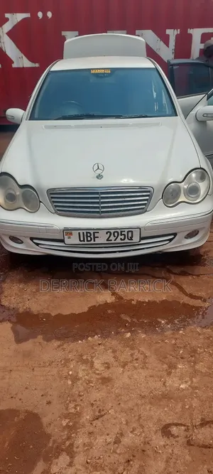 Mercedes-Benz C200 2006 White