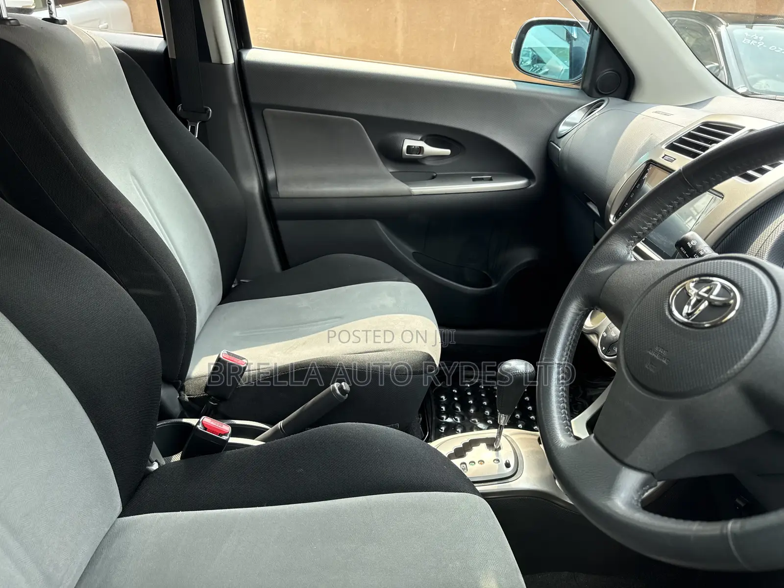 Toyota IST 2010 Black