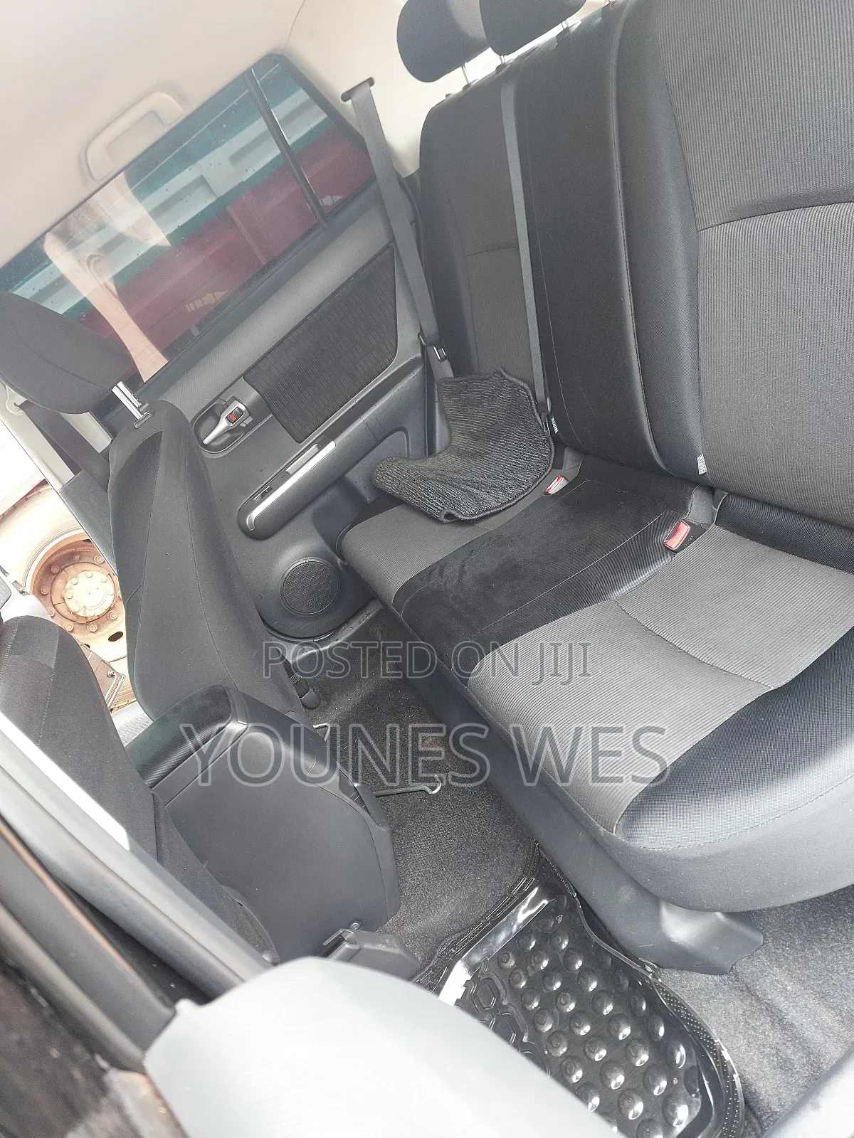 Toyota Corolla Rumion Hatchback 1.5 FWD 2010 Black