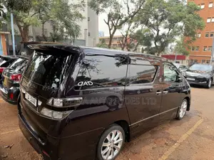 Toyota Vellfire 2013