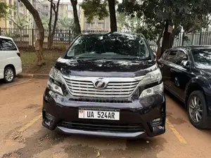 Toyota Vellfire 2013